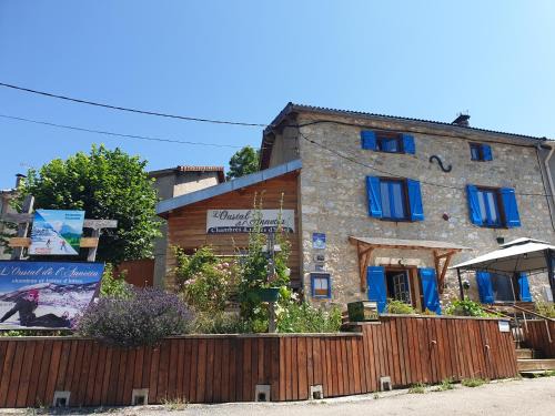 Comus House | Chez Ghislaine à l'Oustal