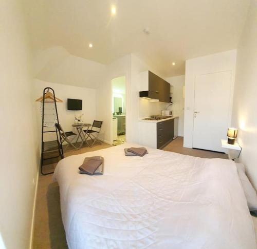 Vierzon Apartment | Chic & Contemporain
