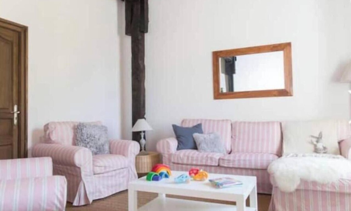 Camors Cottage | Child-Friendly 4-Bedroom House with Heated Pool, Sleeps 8