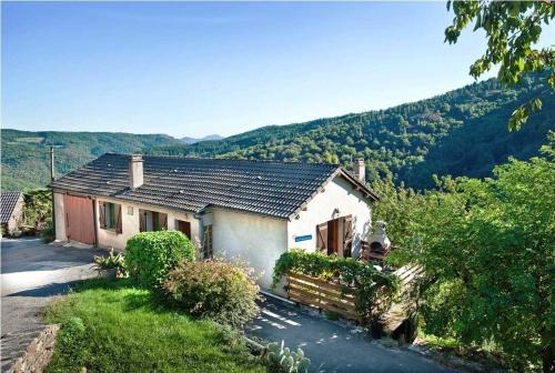 Saint-Andre-de-Lancize House | Clévacances 2 clés 4/6 personnes