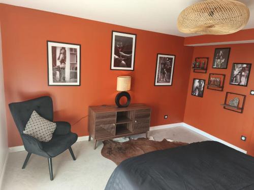 Clermont Bed & Breakfast | Cocon sensuel - Jaccuzzi et petit déjeuner - Proche Chantilly et Beauvais