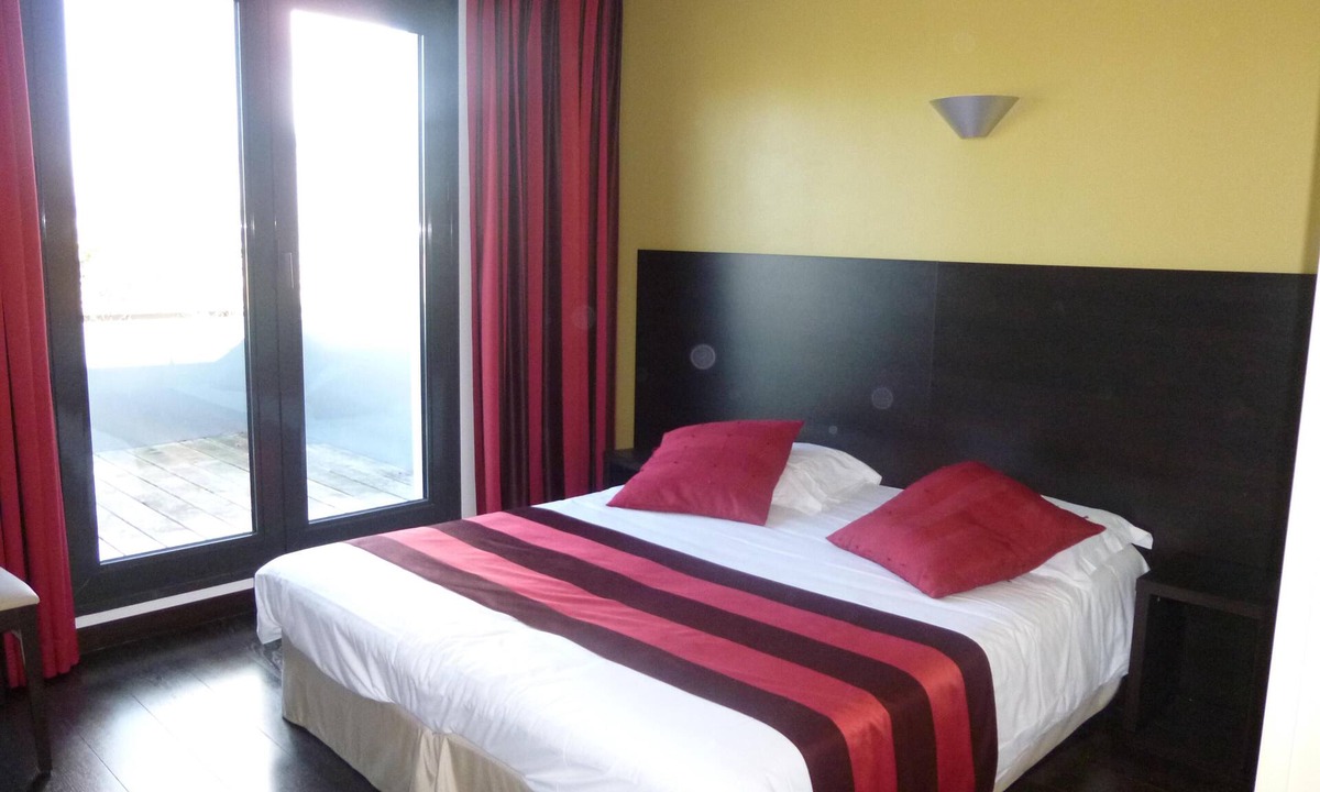 Belleville-sur-Loire Hotel | COMFORT room on the garden side
