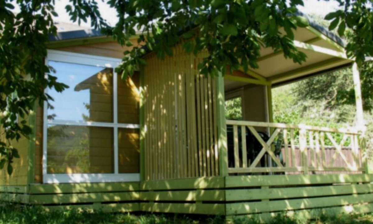 Vebron Ski Chalet | Comfortable 2-Bedroom Chalet with Terrace in Vébron