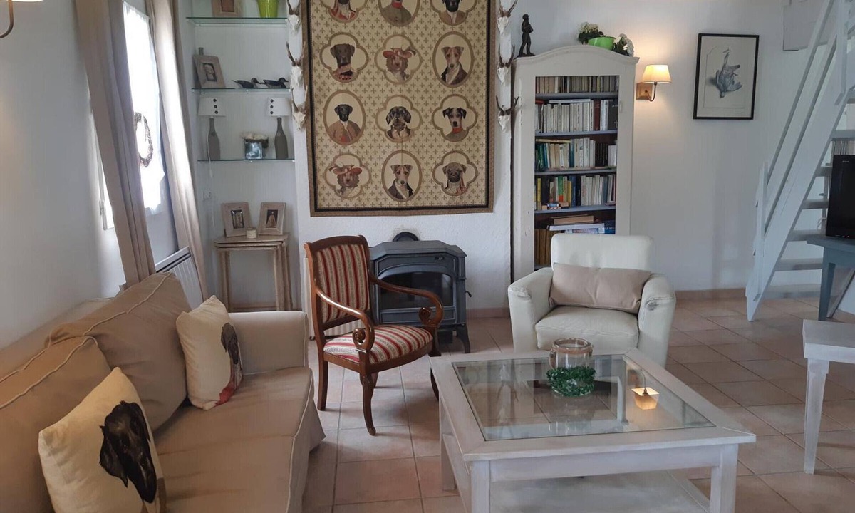 Toulon-sur-Allier Cottage | Comfortable cottage near Moulins with garden & wood stove