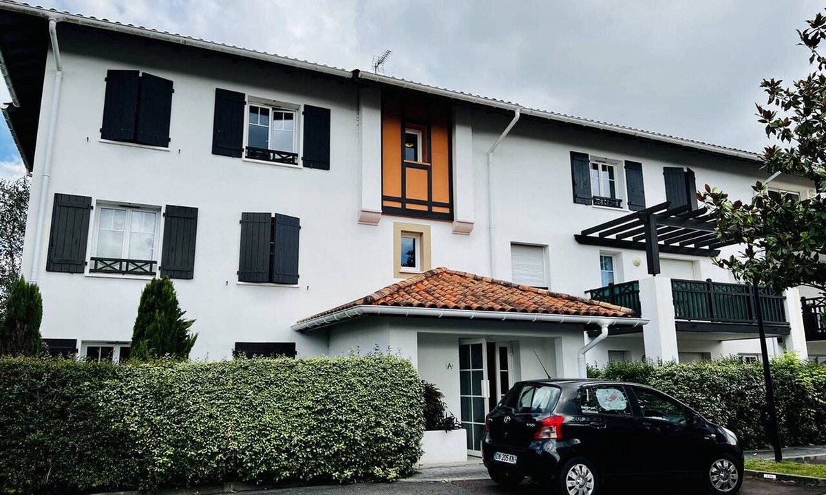 Cambo-les-Bains Apartment | Comfortable T2 in Cambo-Les-Bains with Terrace and Parking