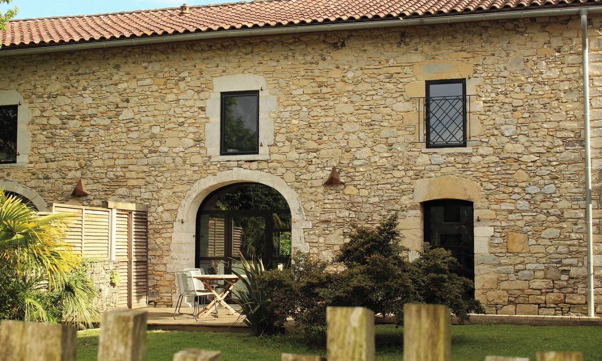 Port-de-Lanne House | contemporary house in Landes property with authentic charm