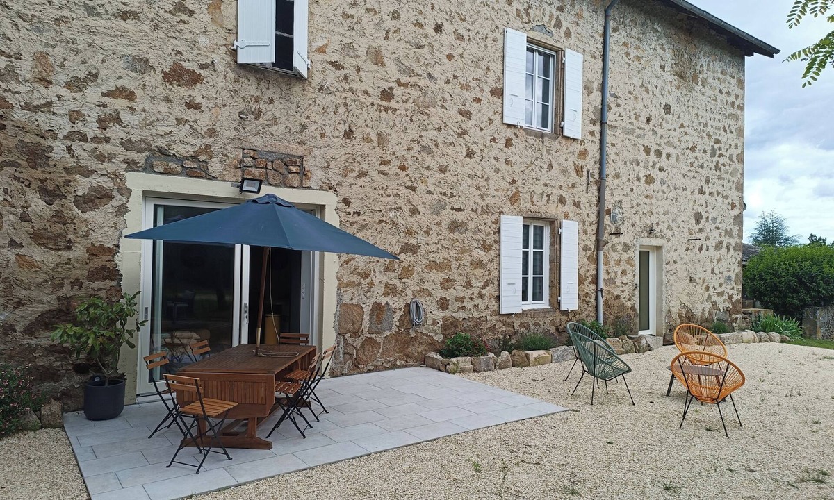 Annonay House | Corps de Ferme Rénovée XIX Dans un Parc de 2ha Ardèche Verte ,2 Chambres 4 Pers