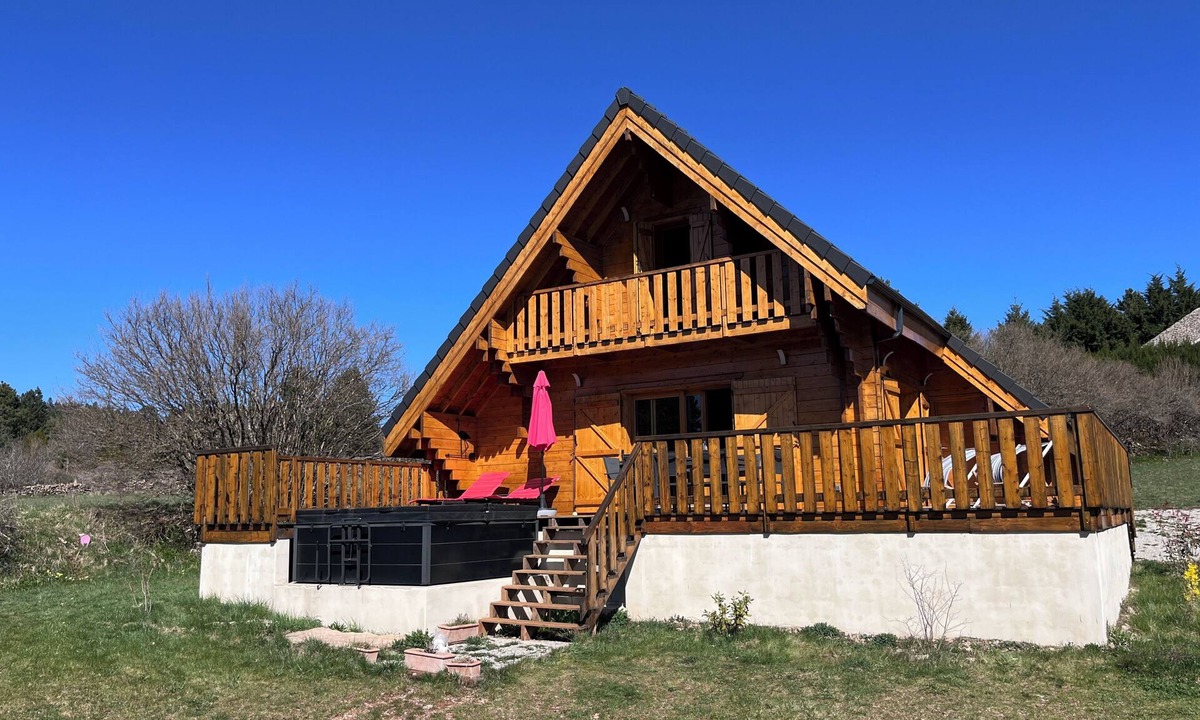Saint-Sauveur-Camprieu Ski Chalet | Cosy chalet with all comforts, calm and nature