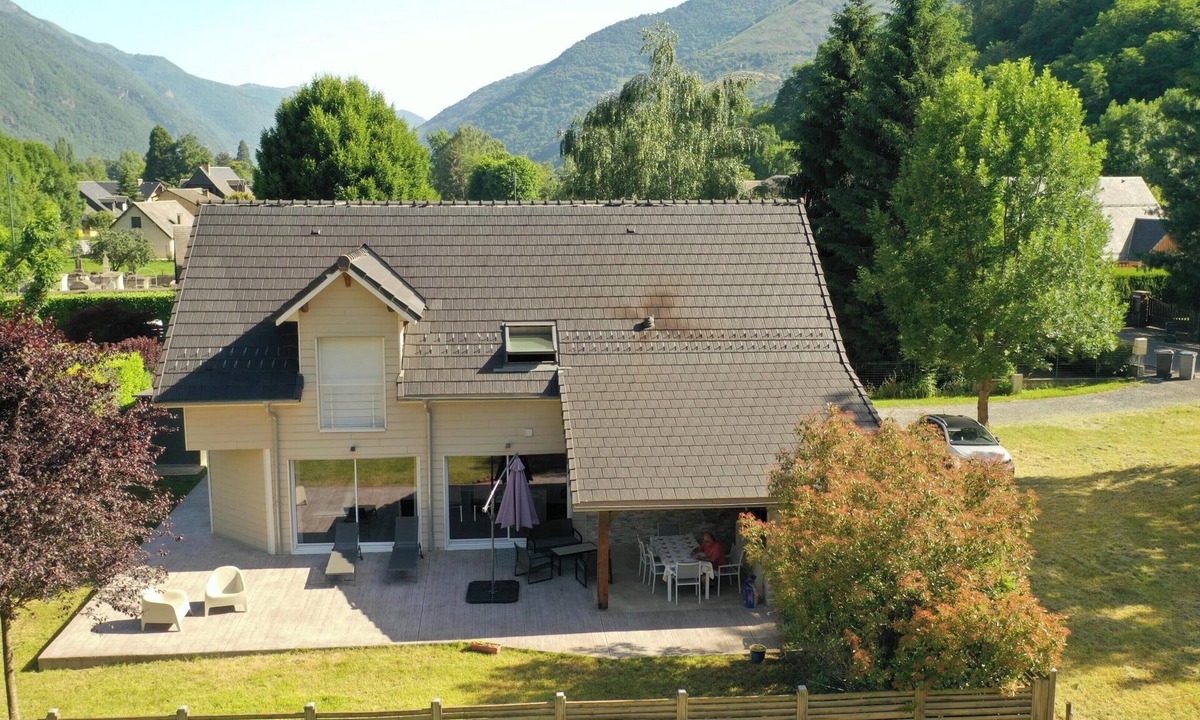 Saint-Mamet House | Cosy villa, modern comfort, air conditioning, 3 bedrooms, 3 bathrooms, garden
