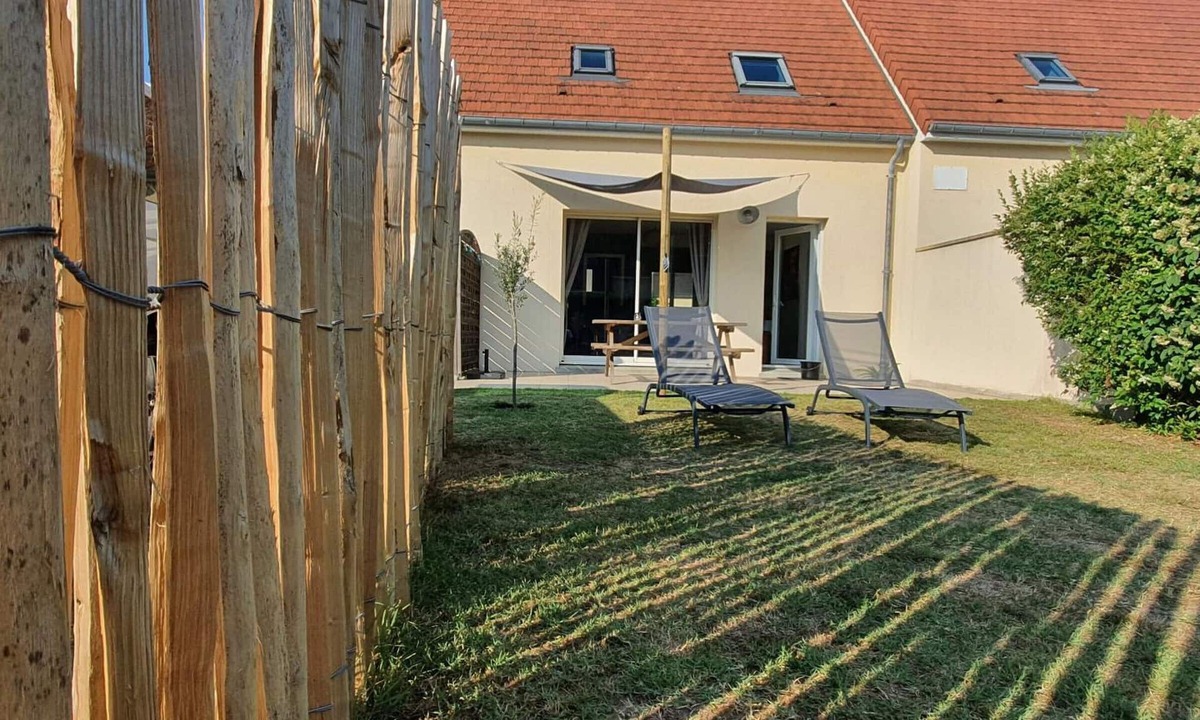Saint-Jean-de-la-Riviere Cottage | 'Côté Mer' House 200m from the beach with bikes - Pets allowed