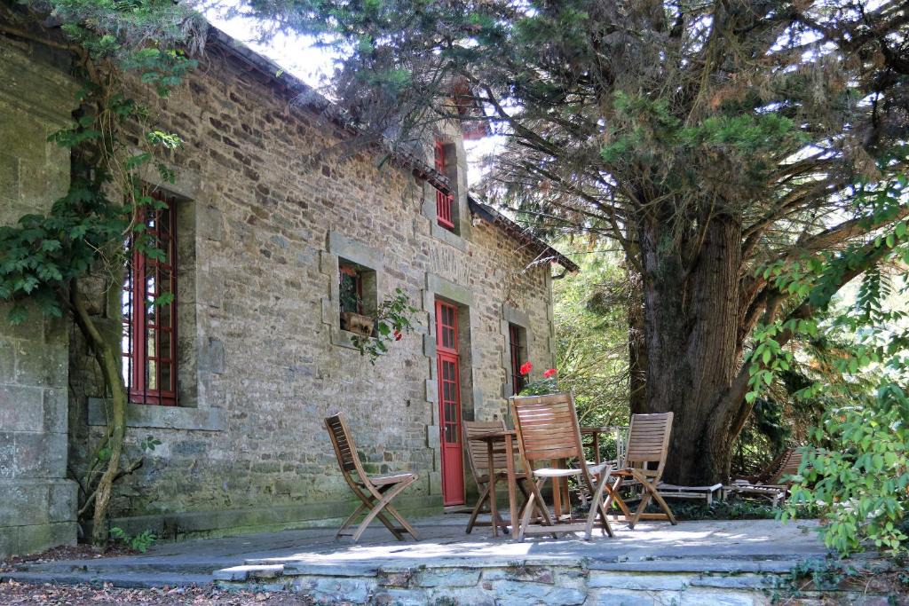 Sixt-sur-Aff Bed & Breakfast | Cottage du Manoir de Trégaray