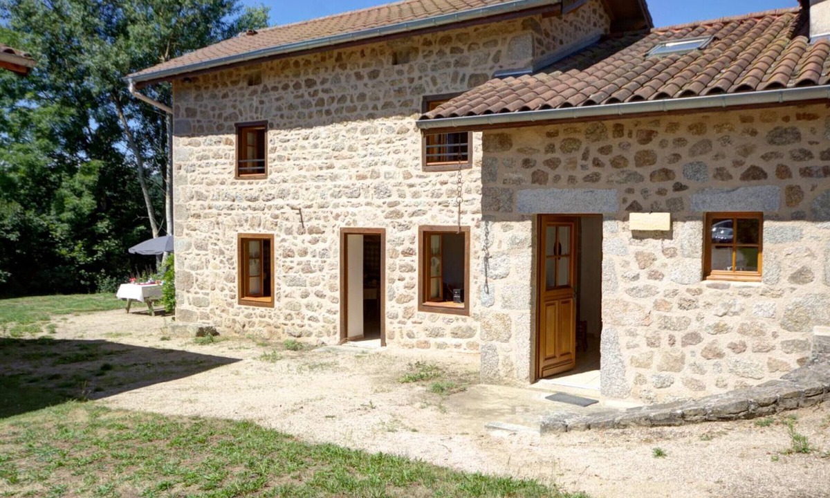 Les Salles Cottage | Cottage for 4 with private garden, pets allowed