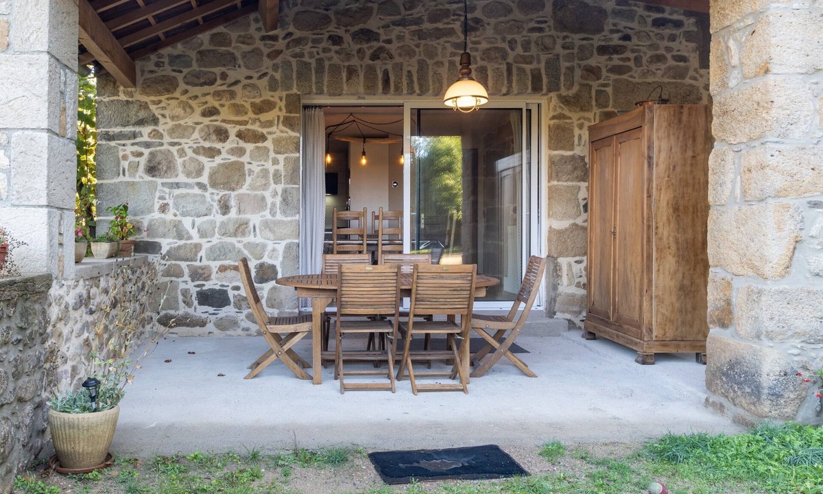 Les Assions House | Cottage 'L'Ancienne Estable' with Private Terrace, Private Garden and Air Conditioning