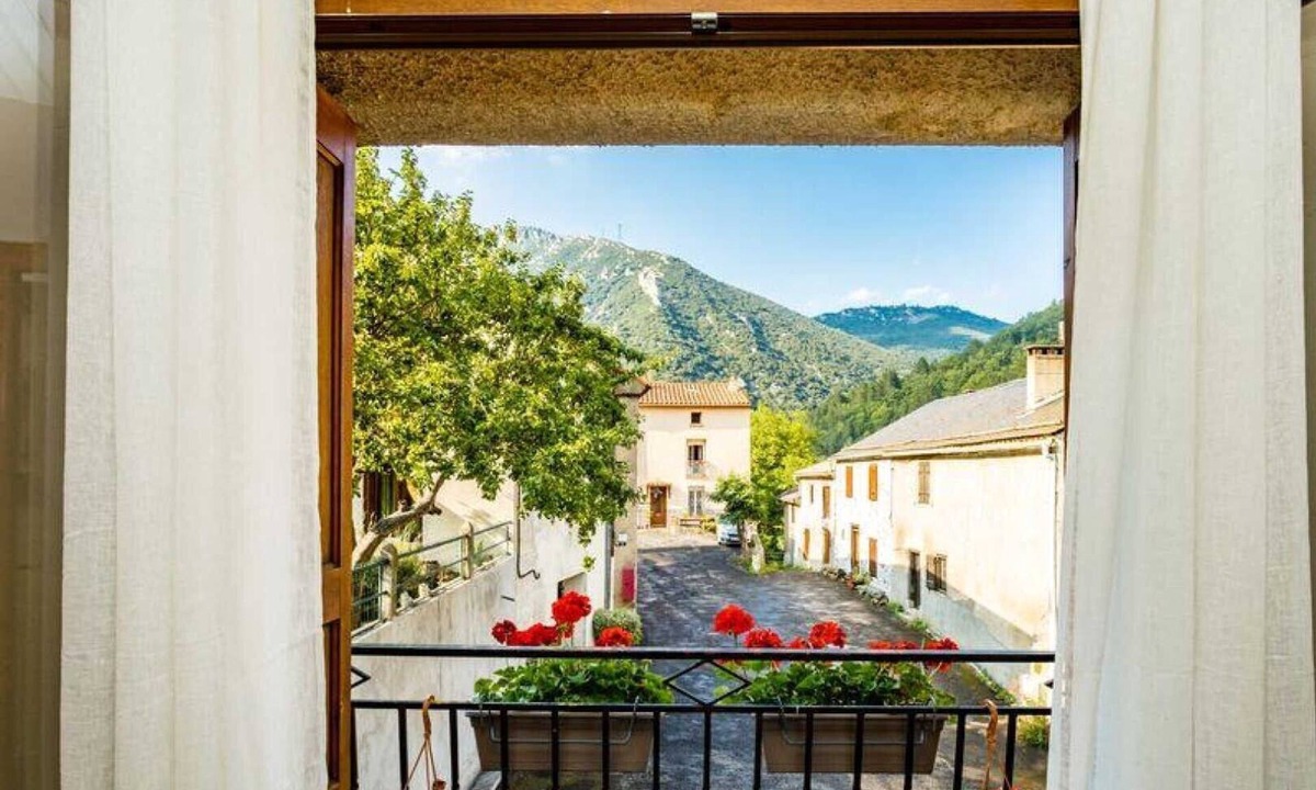 Gincla House | Cottage 'Le Boisset' with Mountain View, Private Terrace and Wi-Fi