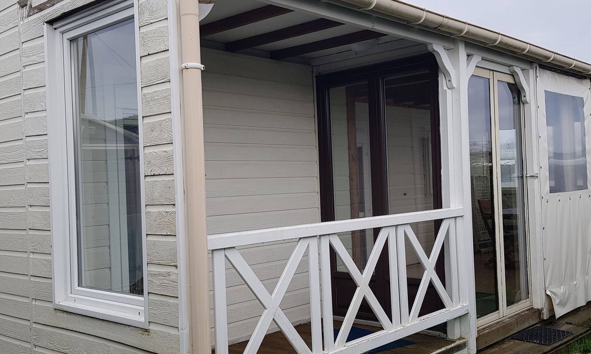 Erdeven Ski Chalet | Cottage on a small 2* campsite