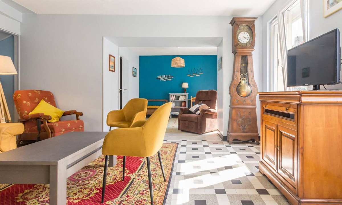 Saint-Germain-sur-Ay Cottage | Country house with garden, perfect for families