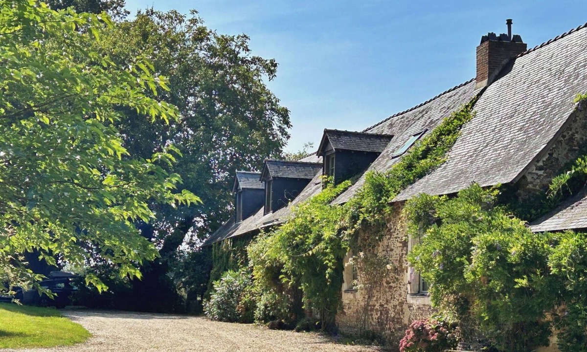 Laigne Cottage | Country house for 8 guests with games and fruit garden