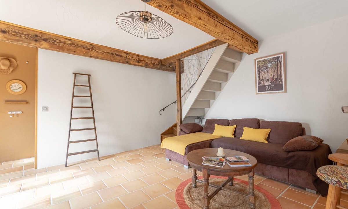 Taillet House | Country House 'Mas Vizern' with Mountain View, Private Garden and Wi-Fi