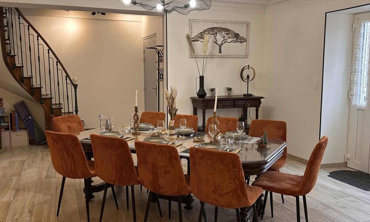 Buxieres-les-Mines Cottage | Countryside Cottage in Buxières-les-Mines with Pets Allowed and Parking