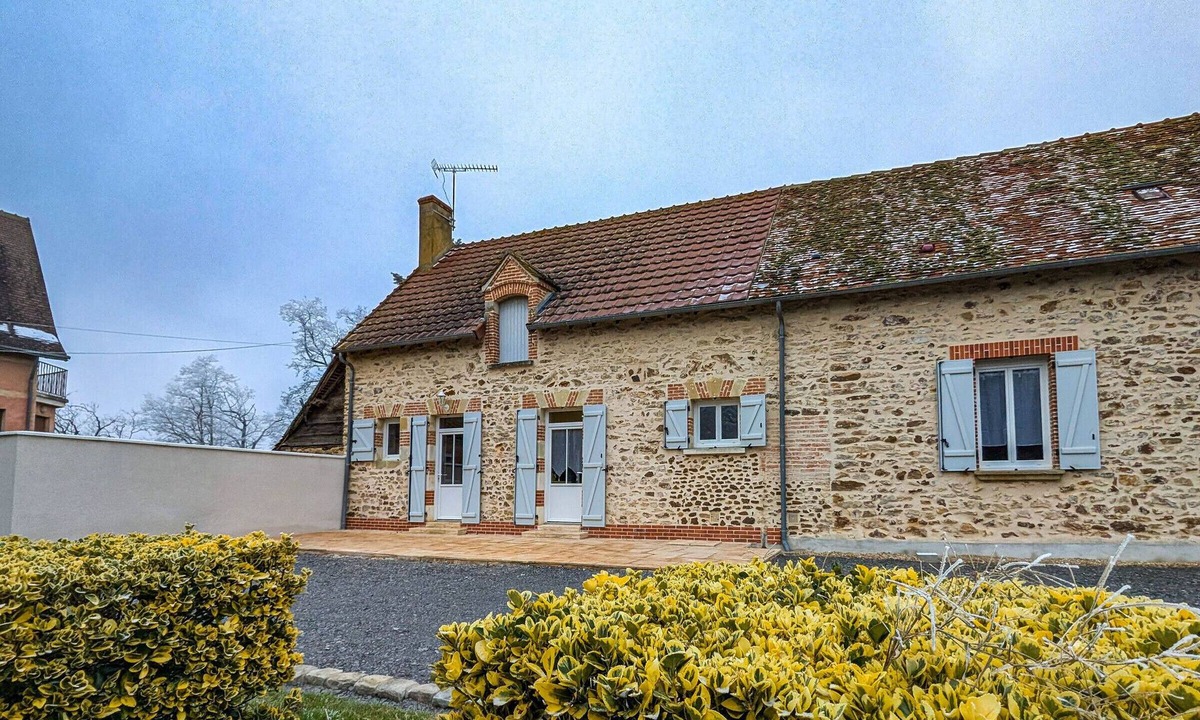 Anjouin Cottage | Countryside house in Anjouin with air conditioning and wifi