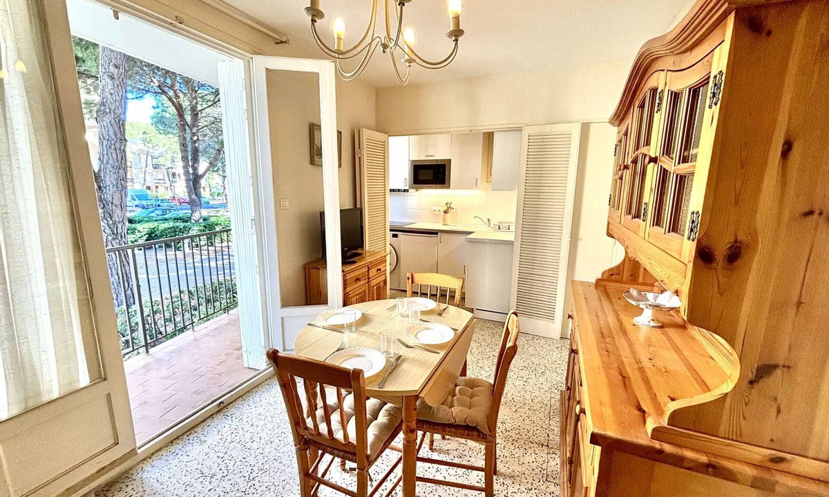 Argeles Plage Apartment | Cozy 2-Room Apartment with Balcony, 4 Sleeps, 50m from Beach – Argelès-sur-Mer