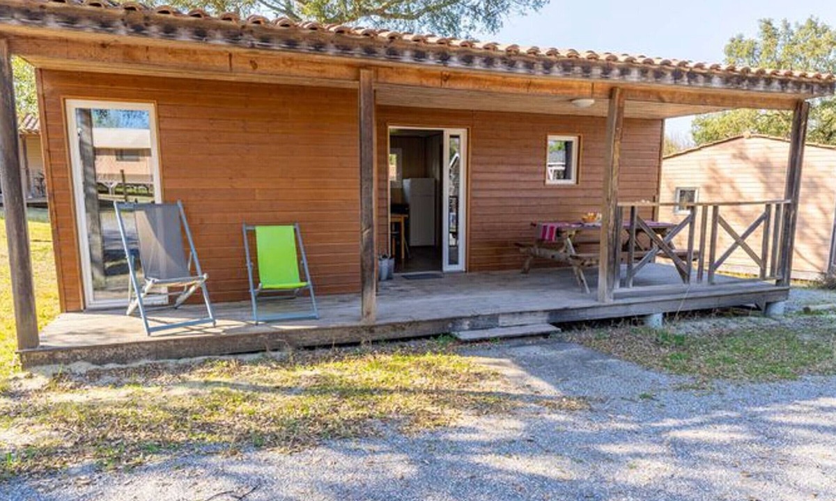 Soustons Ski Chalet | Cozy chalet with terrace for 7 people