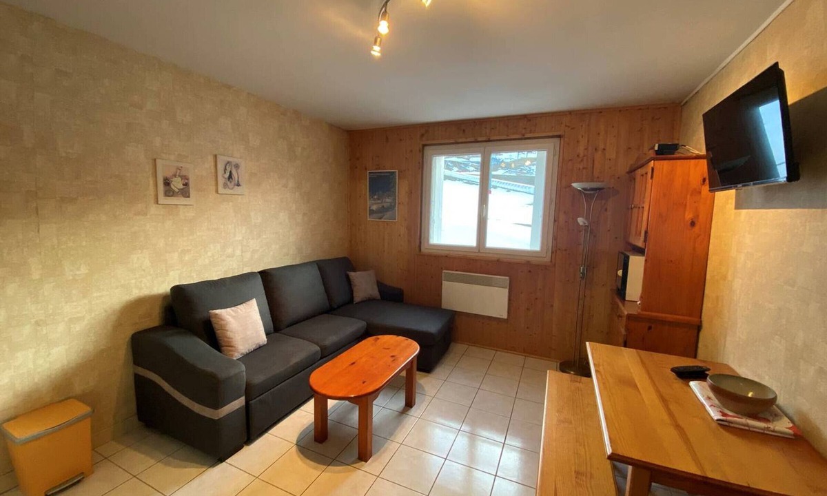 Arette Apartment | Cozy Studio for 4 in Arette, Near Ski Slopes with Free Parking