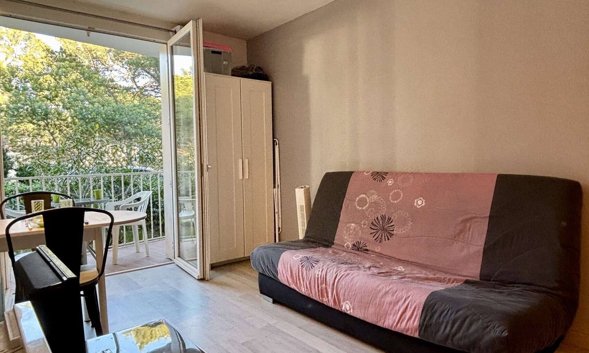 Argeles Plage Apartment | Cozy Studio Near Beach, Shops & Parking – Perfect for Couples!