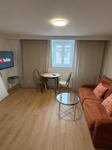Fives Apartment | Cozy urban cocoon with mezzanine Fives metro