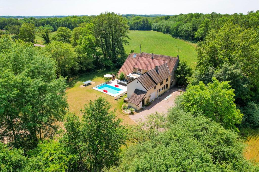 La Celle-sur-Loire Villa | Crazy Villa Margotterie 58 - Heated pool - 2h from Paris - 30p