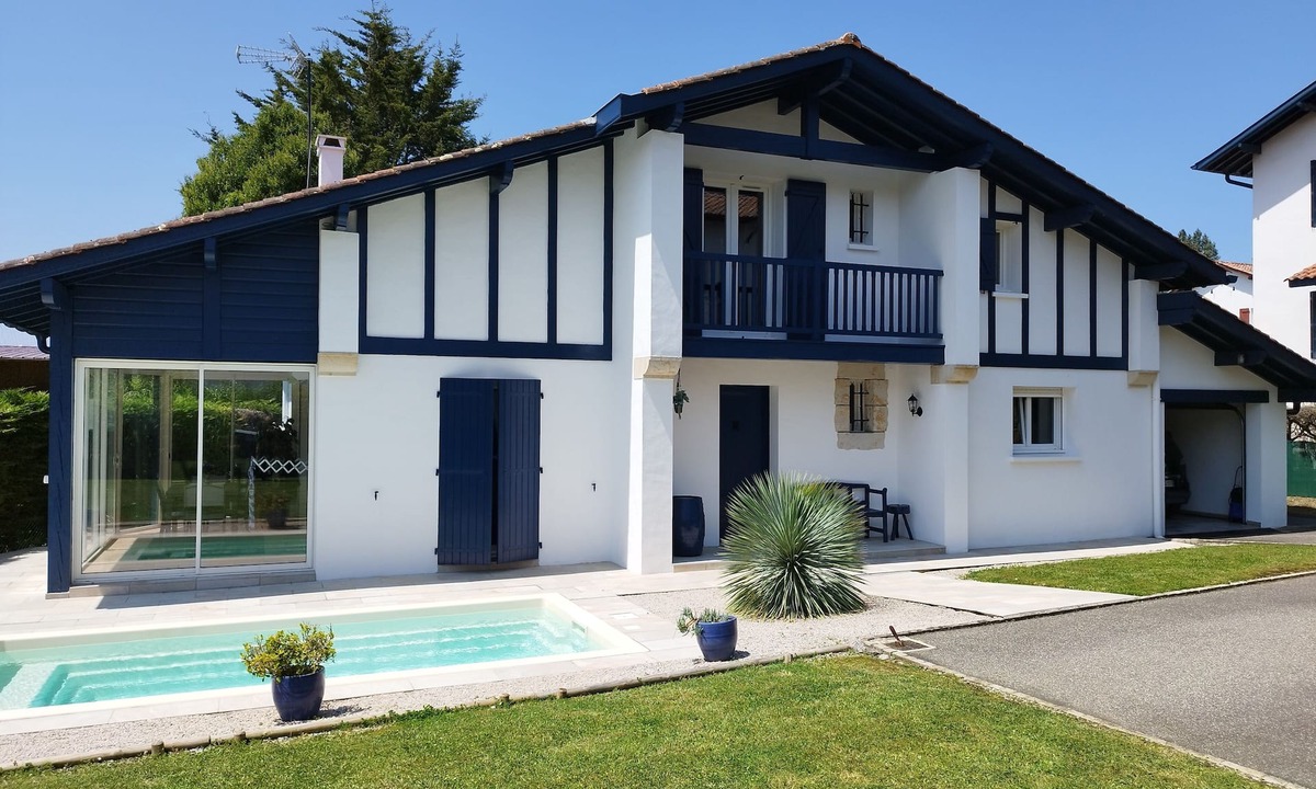 Saint-Jean-de-Luz House | DETACHED BASQUE HOUSE WITH POOL FOR 7 PEOPLE IN SAINT-JEAN-DE -LUZ