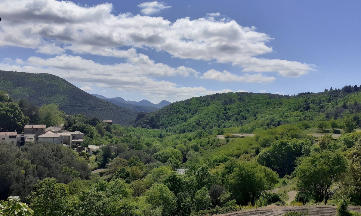 Mandagout House | Detached Holiday Home in a Peaceful Setting with Mountain Views and Private Garden