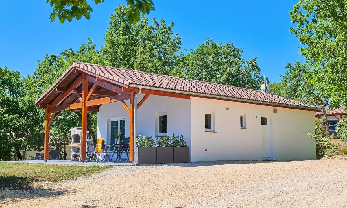 Mauroux Villa | Detached villa for 4 people, 1 bathroom, sleeps 6