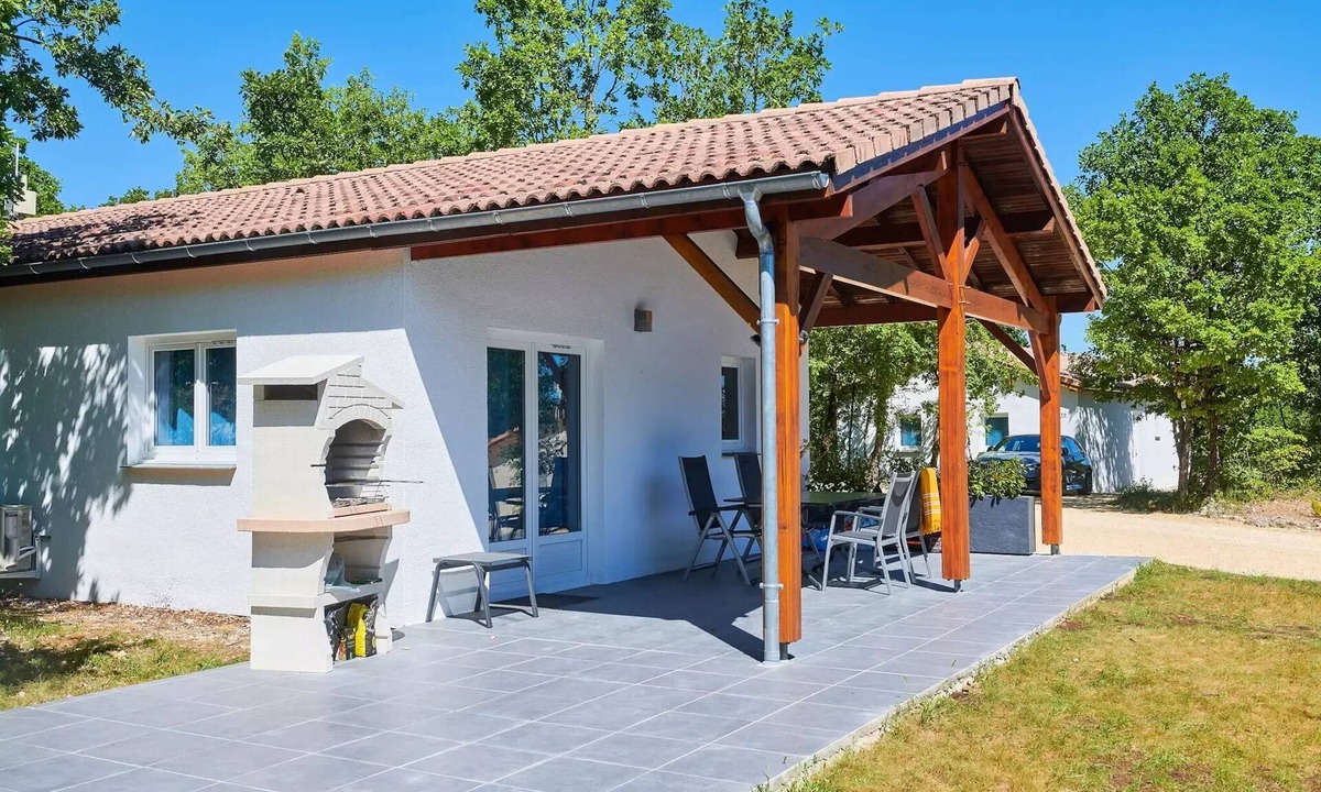 Mauroux Villa | Detached villa for 6 people, 1 bathroom, sleeps 6