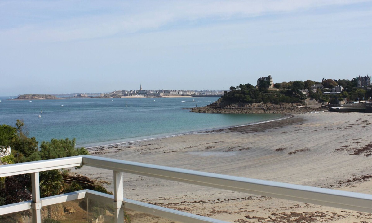 Dinard Apartment | Dinard, Apartment 6 people, Sea view, Immediate access to the beach