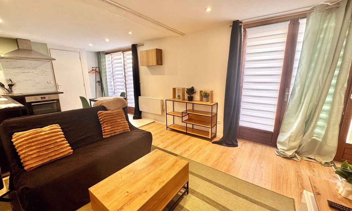 Crouttes-sur-Marne House | Disney & Champagne Stay - Cosy renovated apartment near vineyards