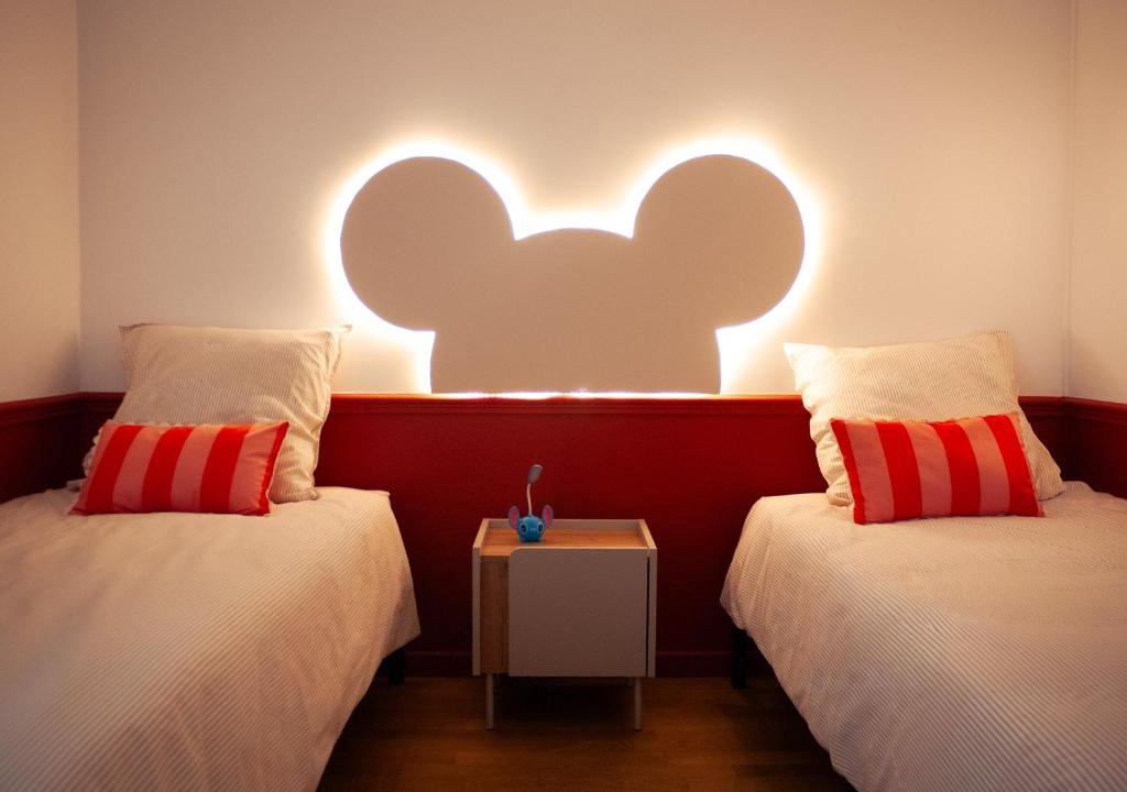 Couilly-Pont-aux-Dames Apartment | Disneyland Magic Home