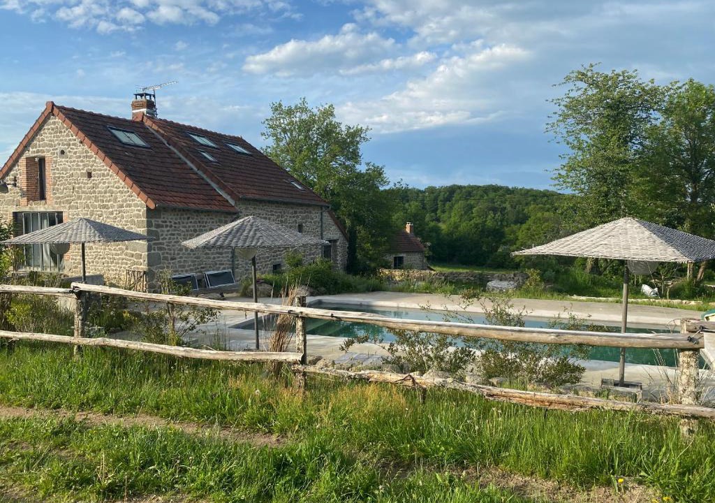 Saint-Medard-la-Rochette Villa | Domaine de Combraille en Marche
