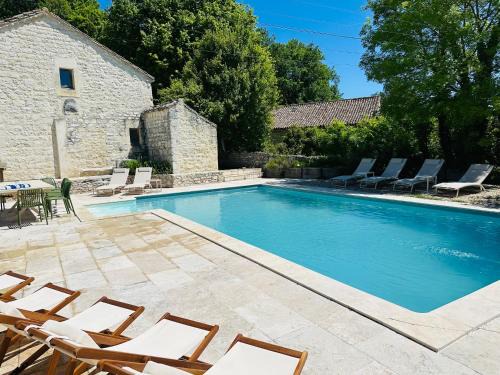 Cezac House | Domaine de Péroline Piscine et jacuzzi