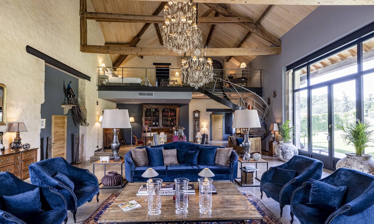 Saint-Jean-de-Trezy Hotel | Domaine de Rymska & Spa - Relais & Châteaux