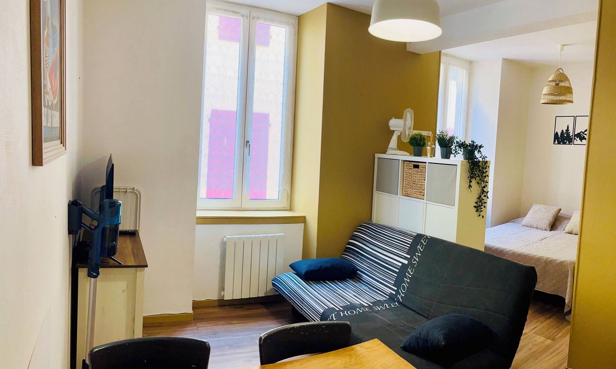 Ax-les-Thermes Apartment | Downtown Ax-les-Thermes close to cable cars and thermal baths