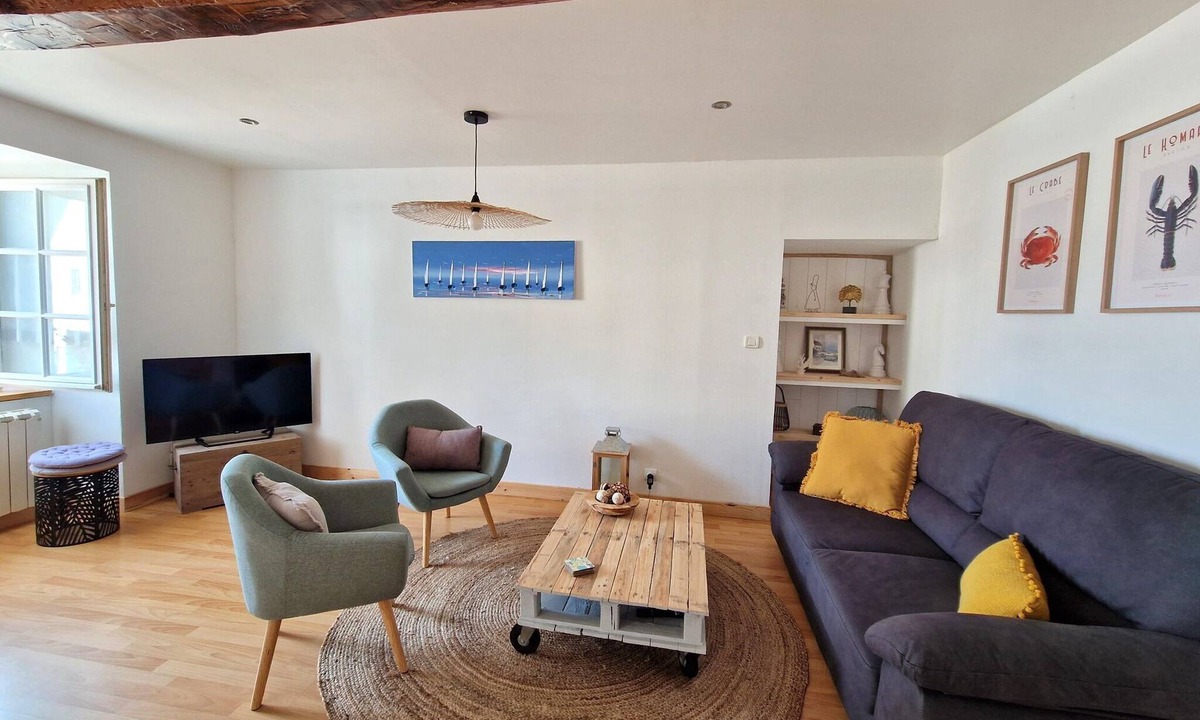 Plougasnou Apartment | Duplex in Plougasnou near Stunning Beaches