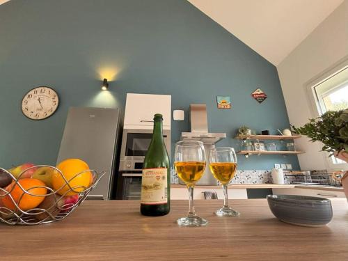 Cherbourg-en-Cotentin Apartment | Duplex Parapluies de Cherbourg Parking