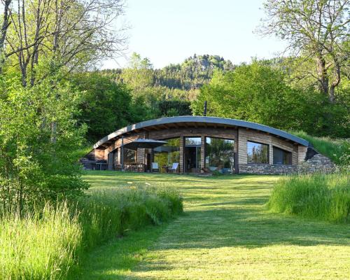 Queyrieres Cabin | Ecolodges Bulles d'herbe - Spa privatif