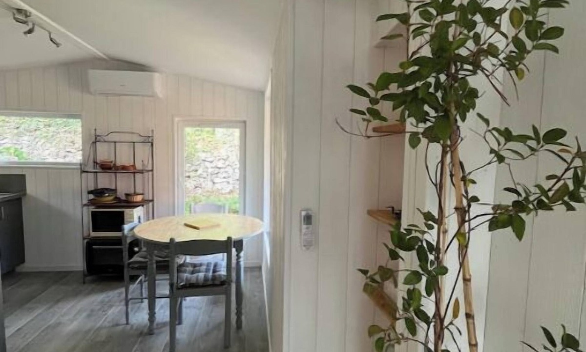 Causse-de-la-Selle House | Elegant 34 m2 Mazet in the garrigue with Wifi and air conditioning.