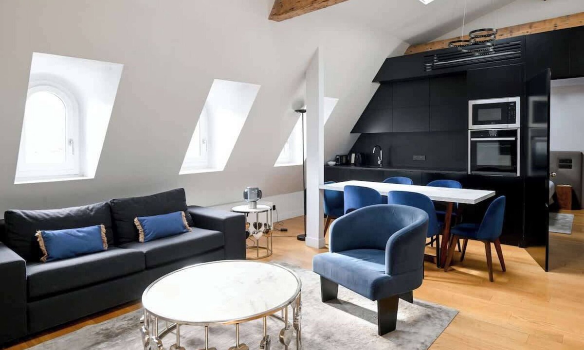 Champs-Elysees Apartment | Elegant Home 2BDR 6P Near Champs Elysees