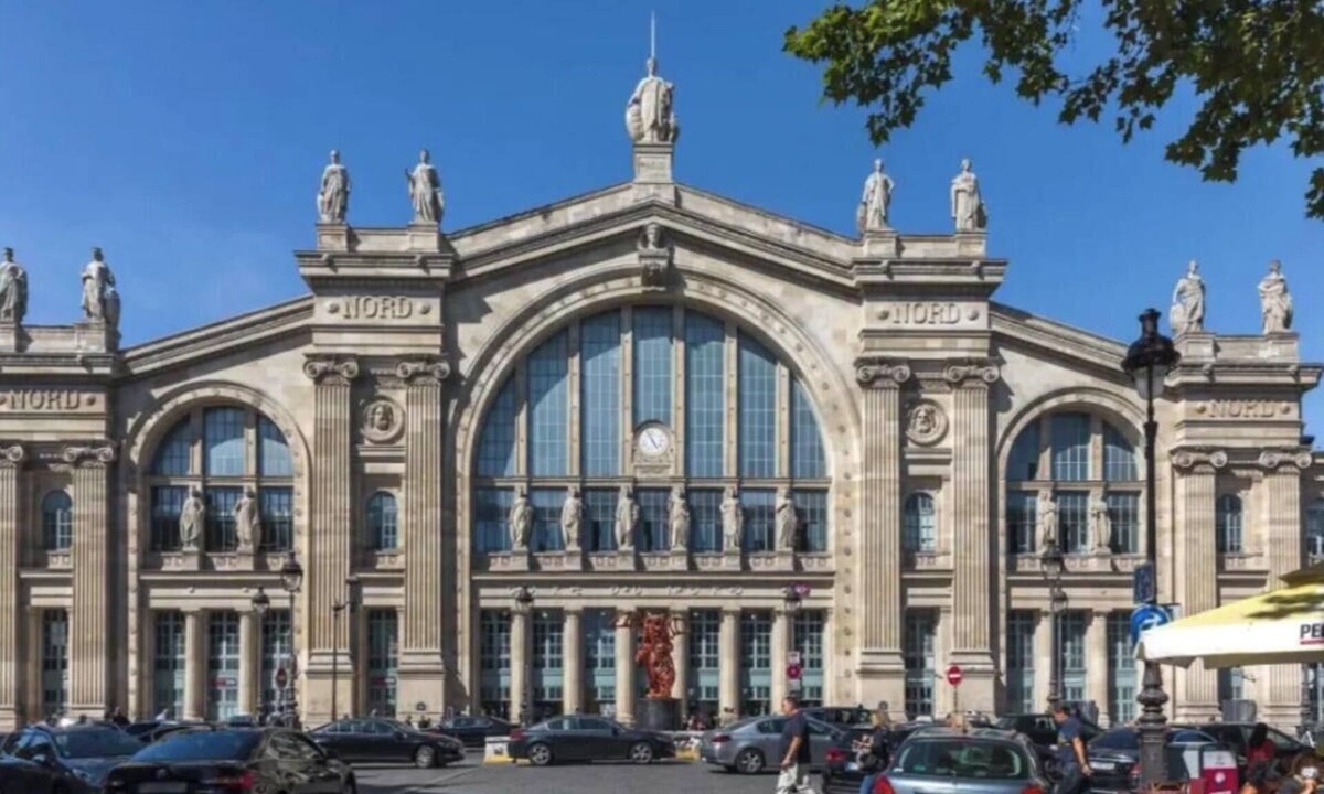 Saint-Vincent-de-Paul Apartment | ELEGANT TWO-BEDROOM APARTMENT NEAR CANAL SAINT-MARTIN