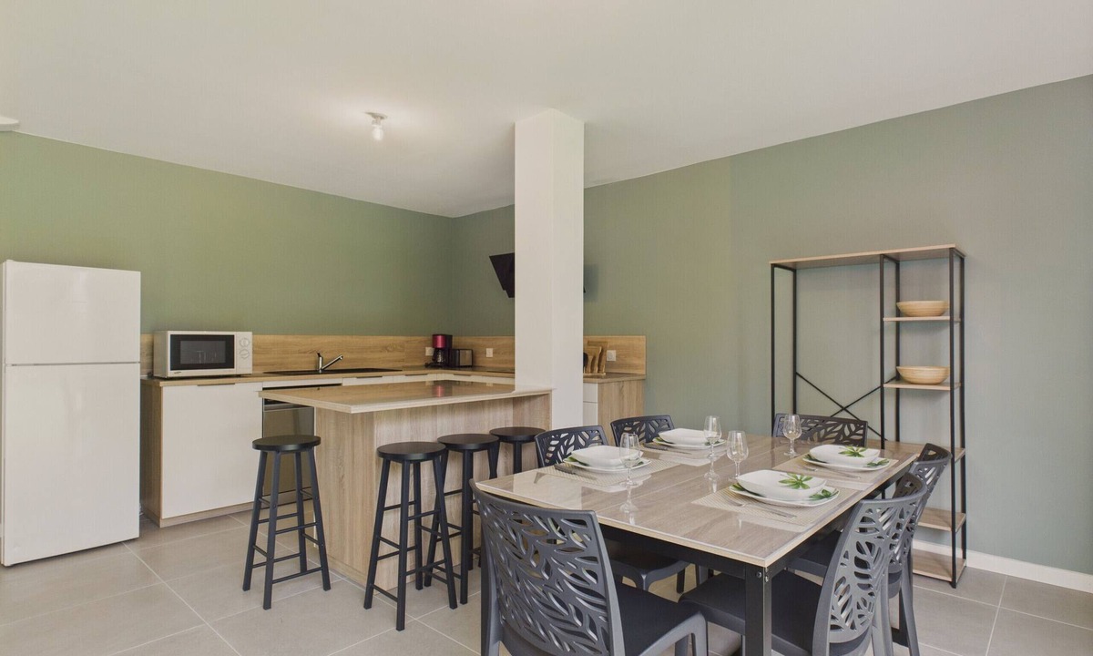 Le Tour-du-Parc House | Enclosed garden – Single-storey house for 4
