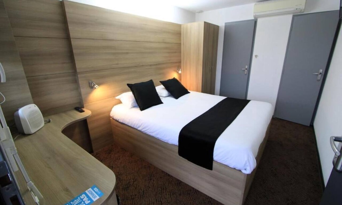 Loudeac Hotel | Enzo Hotels Loudeac