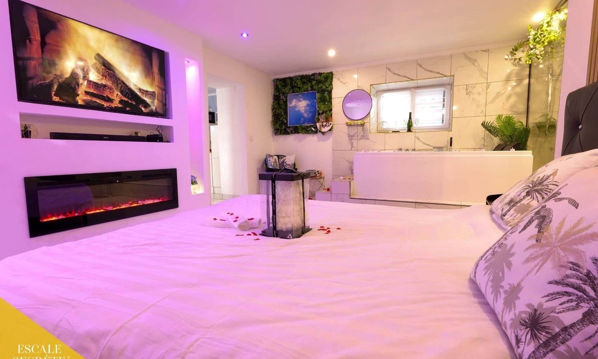 Montargis Apartment | Escale Secrète Jacuzzi Montargis - Air-Conditioned Apartment